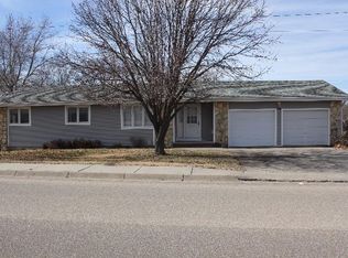 1917 9th St, Clay Center, KS 67432