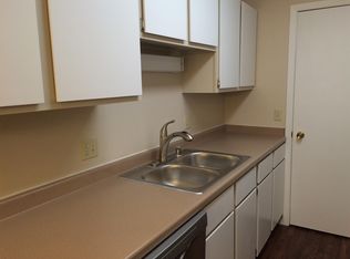 614 W Slifer St APT 13, Portage, WI 53901