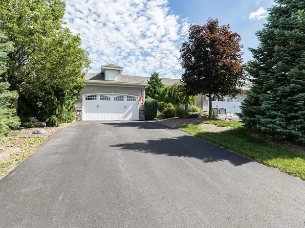 145 Avriel Dr, Fayetteville, NY 13066