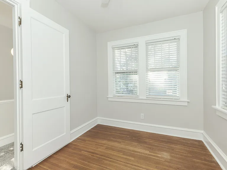112 Warner St — Photo 15