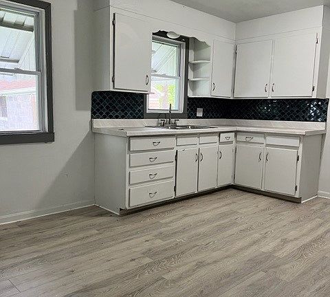 3rd image of 665 N Hazelwood Ave