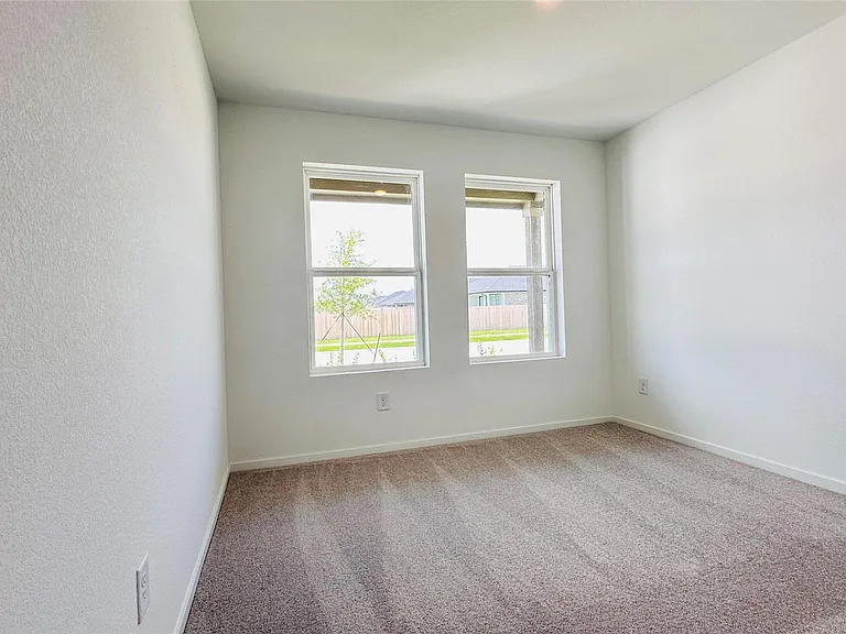 206 Amy St — Photo 7