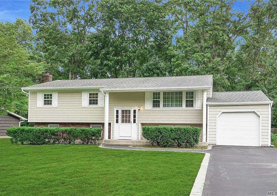 1st image of 23 Bayberry Ln