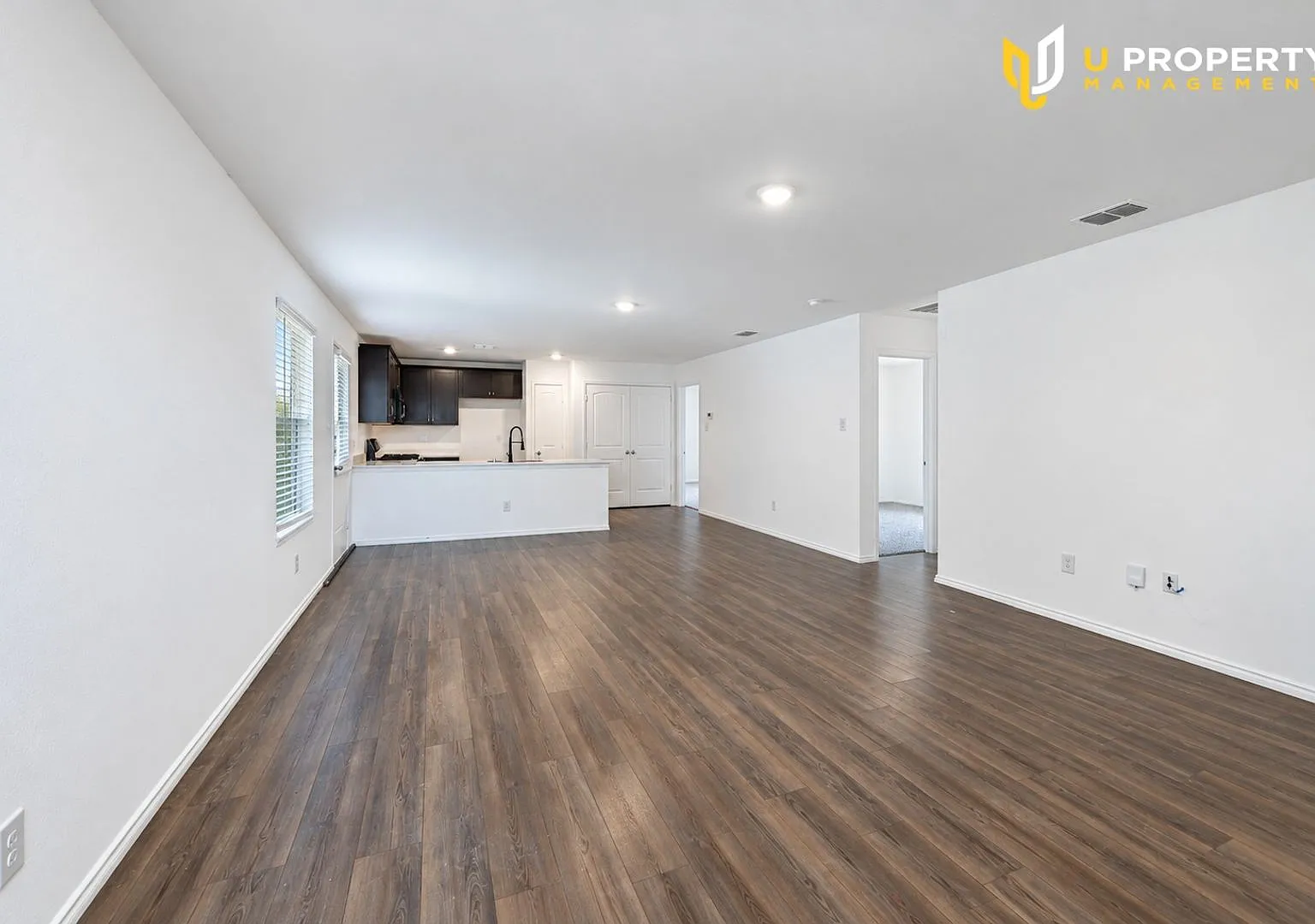Spacious 3-Bed, 3-Bath Home with Open-Concept Layout — Photo 3