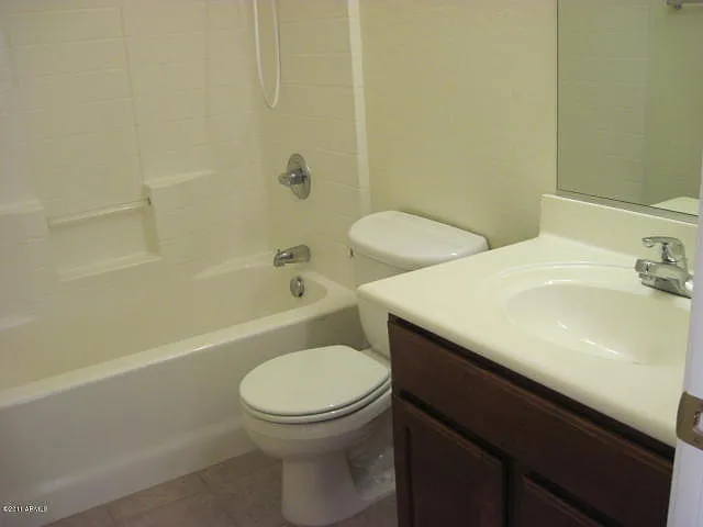 3 bed, 1205 sqft, $2,150 — Photo 3