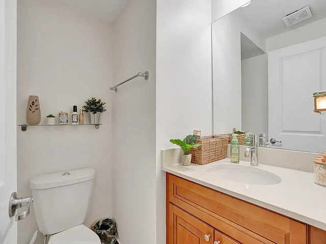 5804 NW 46th Ln — Photo 4