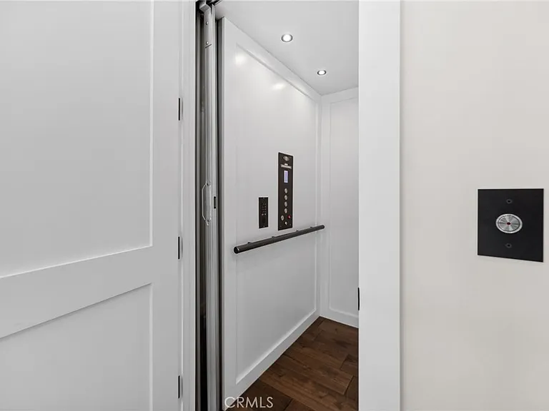 2801 Bayside Dr — Photo 8