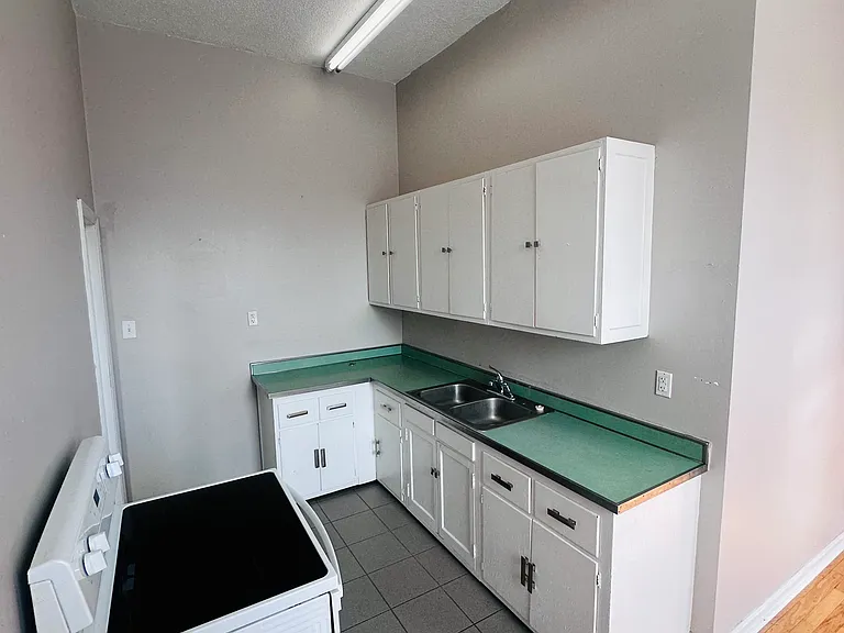 301 W Loveland Ave #8 — Photo 5