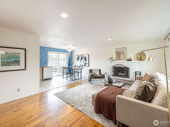 2nd image of 10020 18th Avenue SW