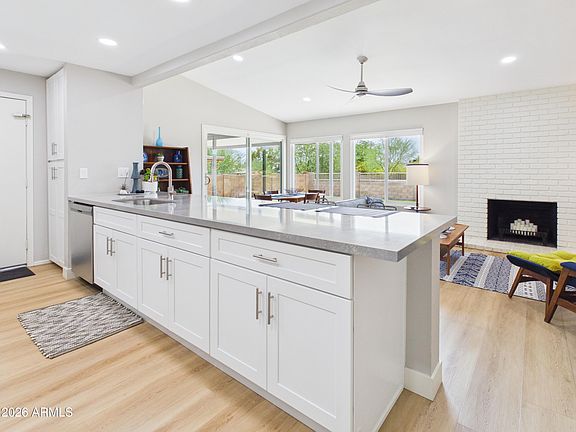 3rd image of 4101 E MANDAN Street