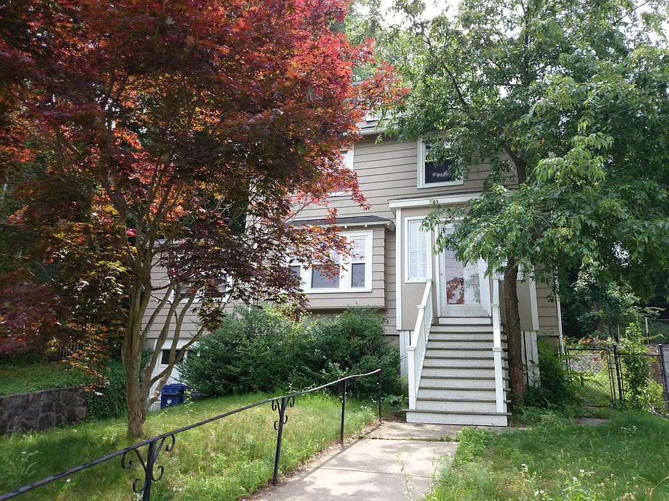 2nd image of 76 Lake Shore Rd