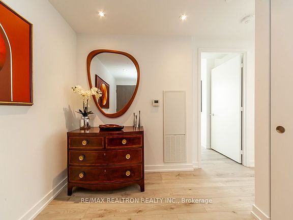 3rd image of 161 Roehampton Ave #4004