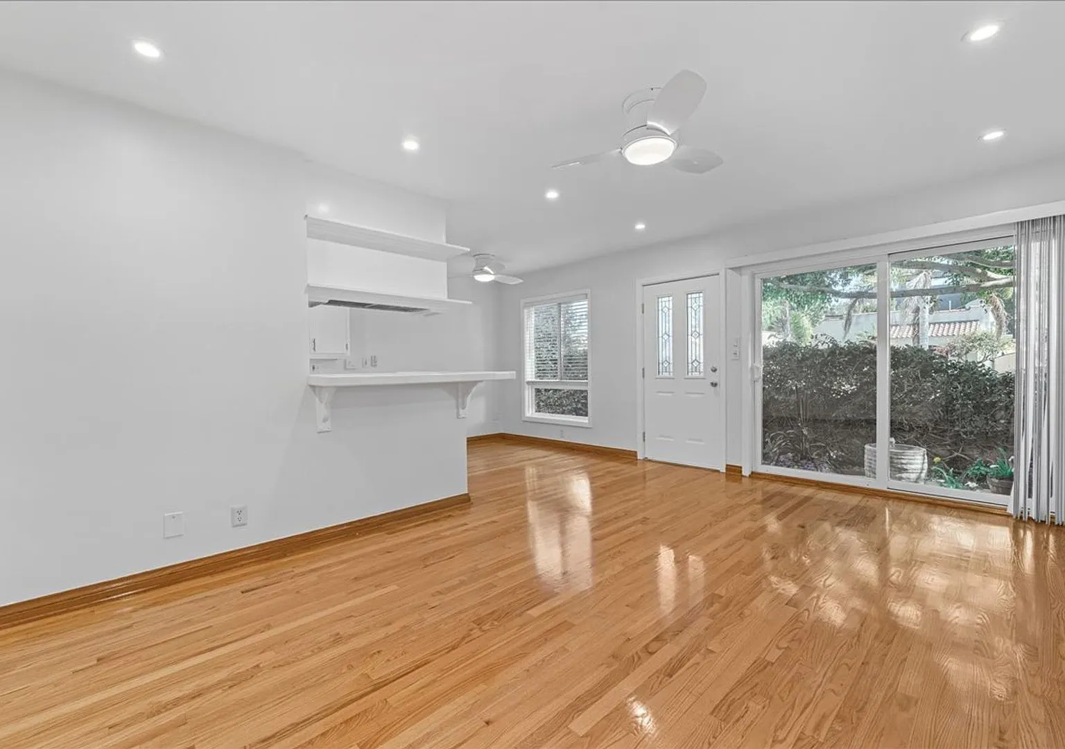 Beautiful Venice Apartment | Private Entrance & Patio | Minutes from Abbot Kinney! — Photo 1