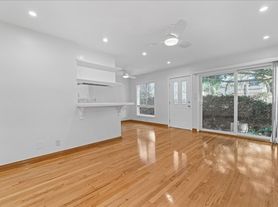 1739 Washington Way, Venice, CA