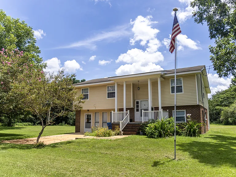 526 County Road 618 — Photo 7