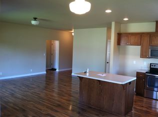 25097 Amber Ct, Veneta, OR 97487