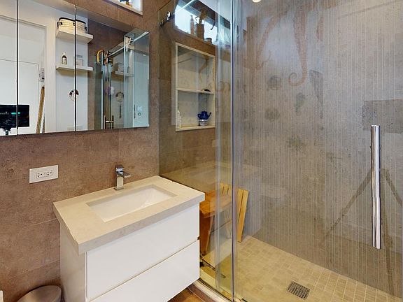 5th image of 11-07 Welling Ct Penthouse A