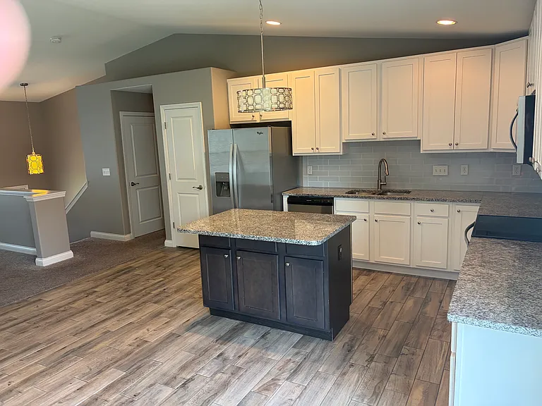 442 Honeysuckle Creek Dr — Photo 5