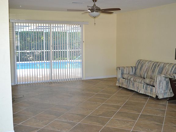 2nd image of 2949 Tuckerstown Dr
