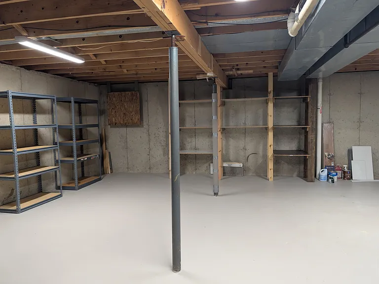 213 S Jefferson St — Photo 9