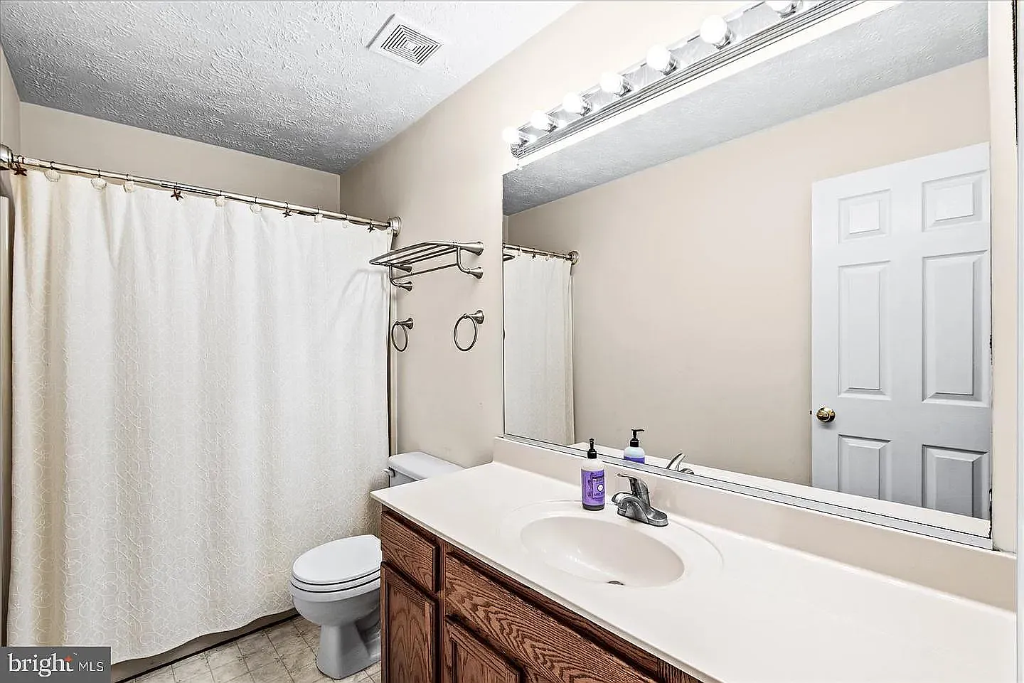 4 bed, 3.5 bath, 1874 sqft, $800 — Photo 3
