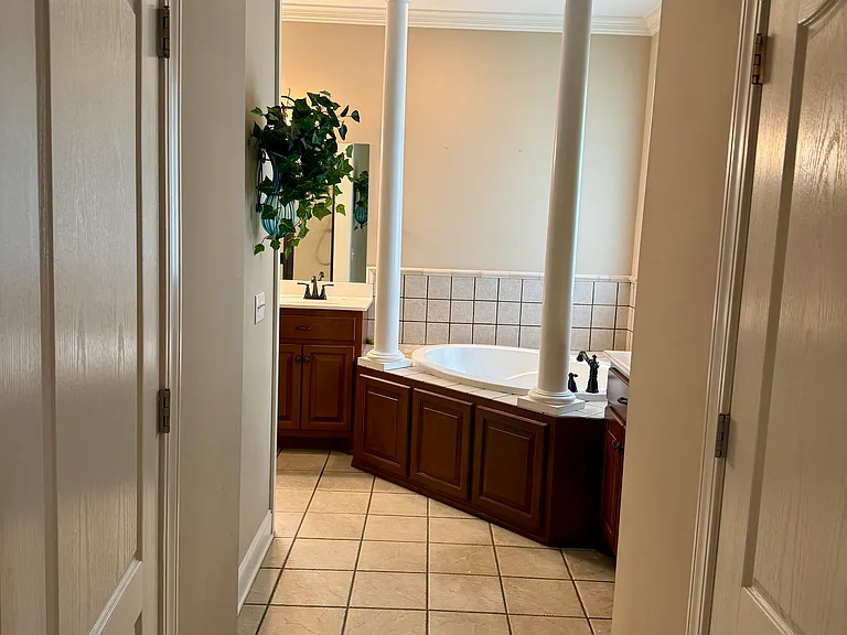364 Springhill Dr — Photo 10