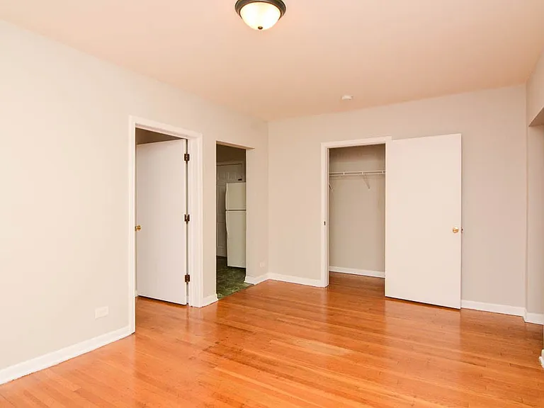5736 N Winthrop Ave #413 — Photo 7