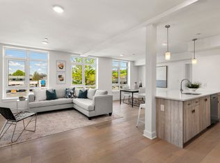 917 Bennington St #PENTHOUSE 502, Boston, MA 02128