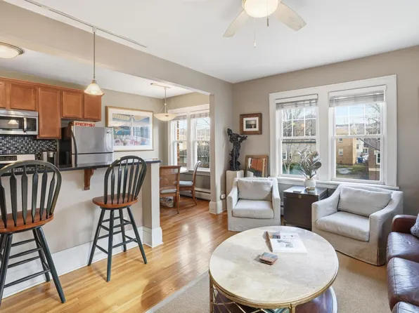 3520 Emerson Ave S APT 202, Minneapolis, MN 55408