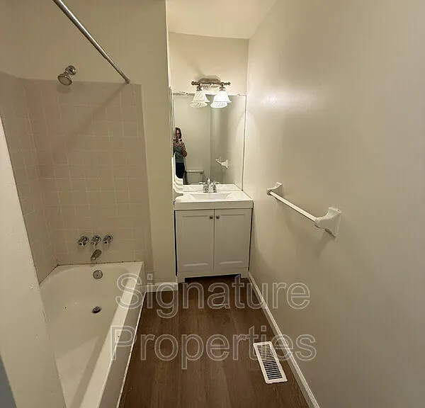 913 Ewell Rd — Photo 12