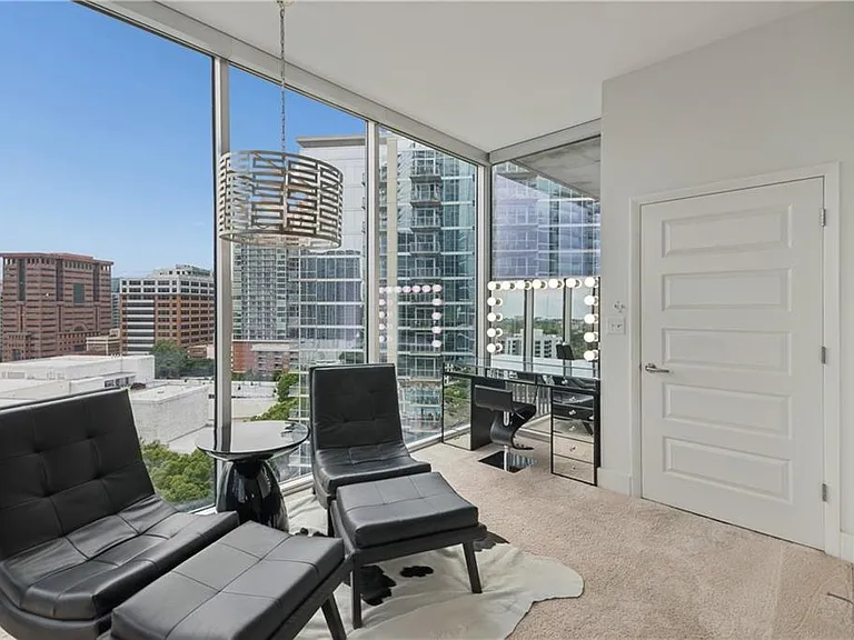 1080 Peachtree St NE #1411 — Photo 23