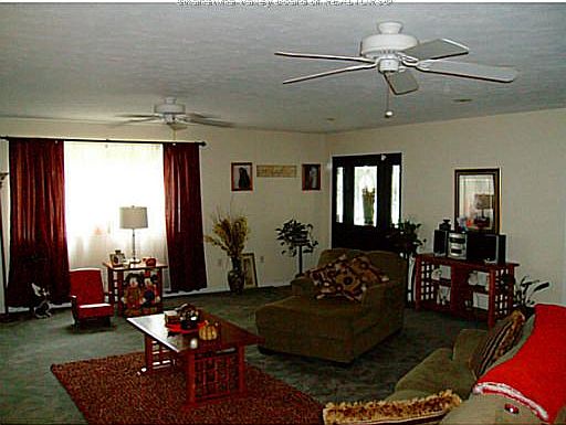 5th image of 4702 Lancaster Ave