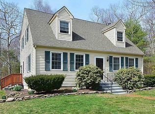 30 Dye Hill Rd, Hope Valley, RI 02832