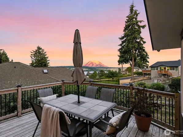 1263 Pilchuck Drive, Fox Island, WA 98333