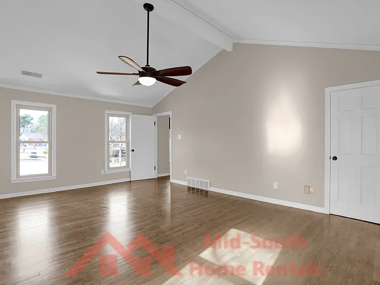 2654 Fox Creek Dr — Photo 32
