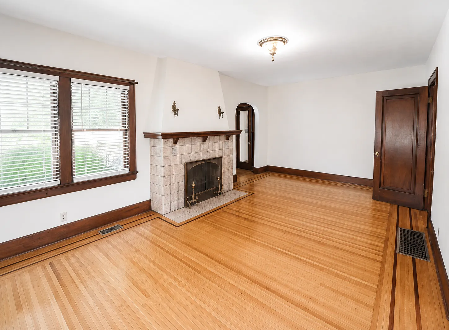 2154 Emerson Ave — Photo 3