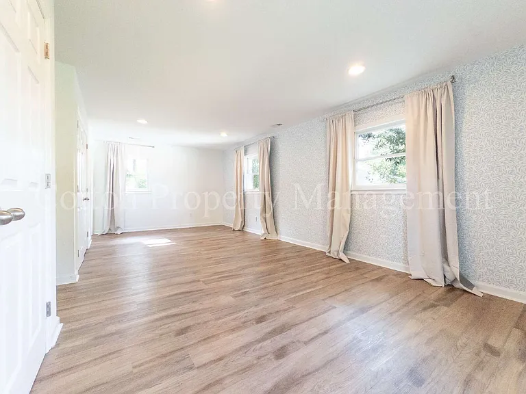 824 Haymarket Ln — Photo 20