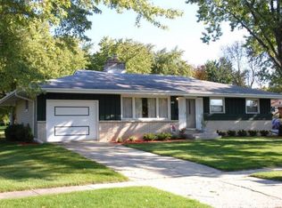 5880 Oakwood St, Greendale, WI 53129