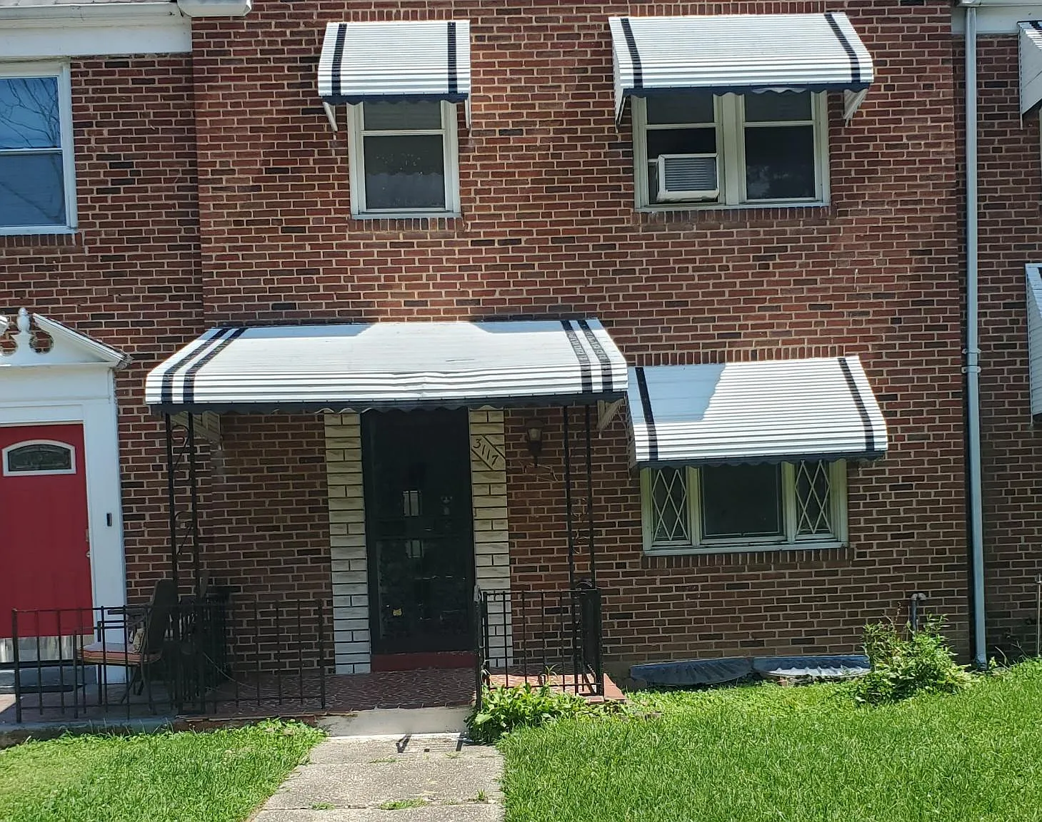 3 bed, 1.5 bath, 1550 sqft, $1,650 — Photo 1