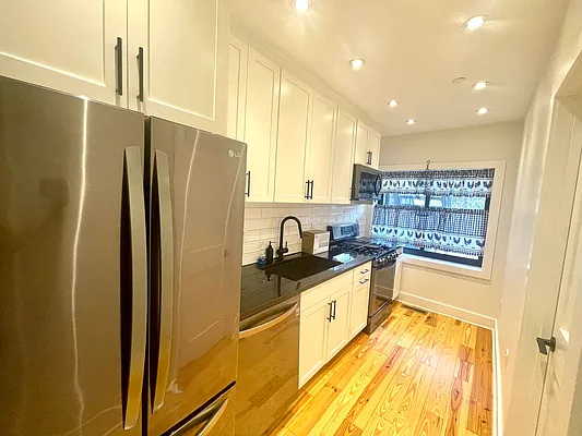 Rented by A P Realty Group NY LTD | media 41