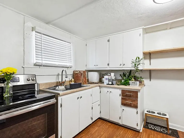 1706 Knowles St #A — Photo 6