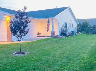 1306 Lavender Ln, Appleton, WI 54915