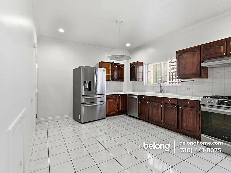 1410 Fedora St — Photo 21