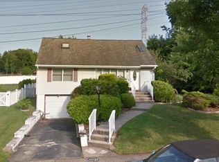 150 Oak Ridge Rd, Clifton, NJ 07013