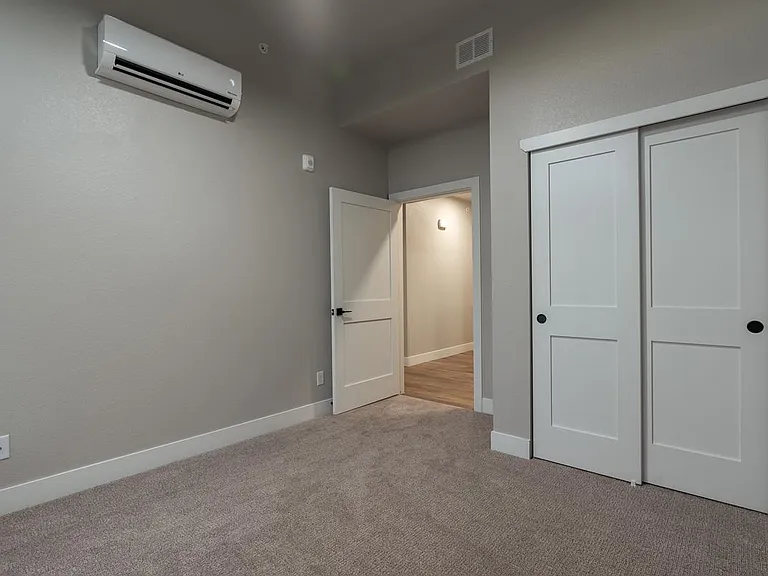 922 Sunset St #304 — Photo 11