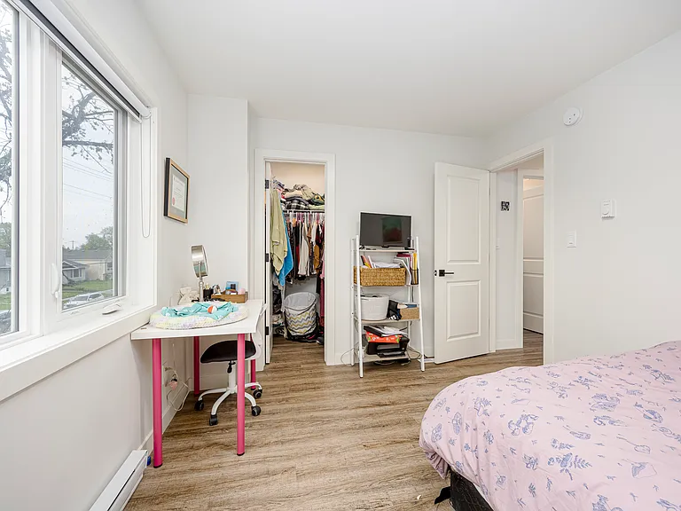 1034 A Clarence Ave — Photo 37