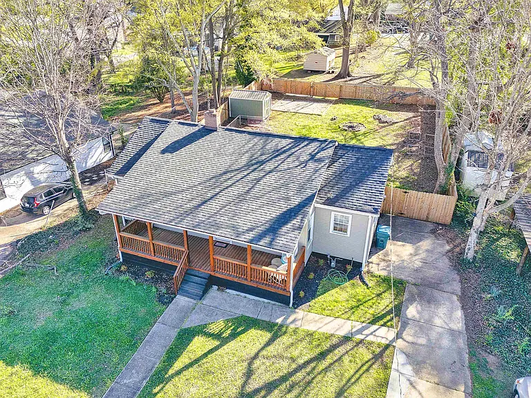 604 E Jefferies St — Photo 15