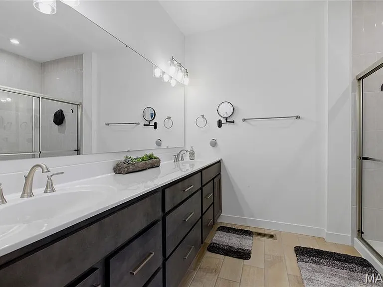 8924 Gateway Cir — Photo 22