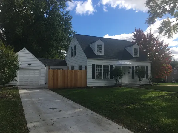 383 Miller Dr, Elgin, IL 60123