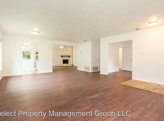 2nd image of 3330 Cadbury Dr